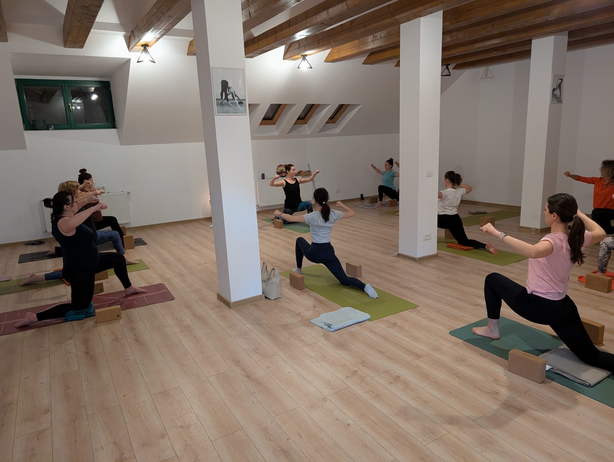 harmony-class-yoga
