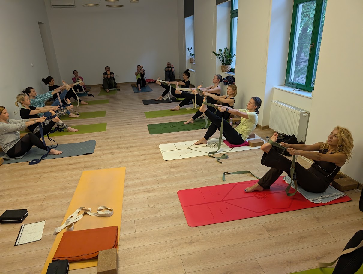 Clasă la Harmony Yoga Studio